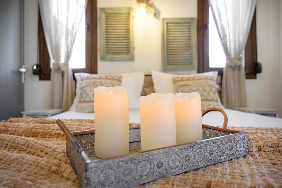 Meltemi Luxury Apartments Nea Roda Ngoại thất bức ảnh