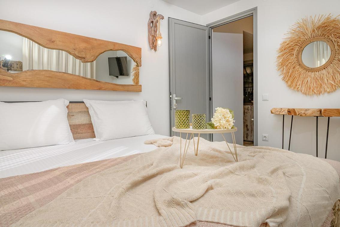 Meltemi Luxury Apartments Nea Roda Ngoại thất bức ảnh