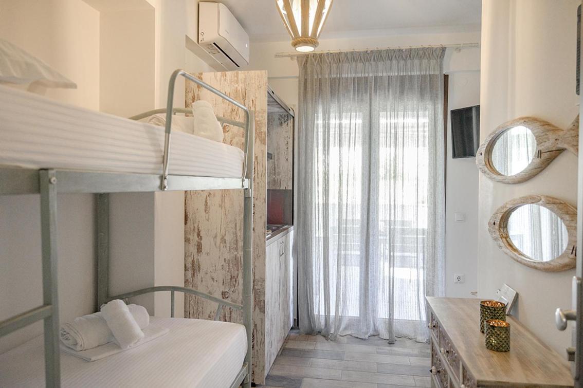 Meltemi Luxury Apartments Nea Roda Ngoại thất bức ảnh