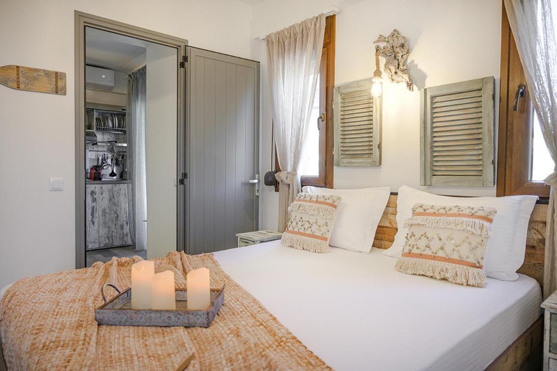 Meltemi Luxury Apartments Nea Roda Ngoại thất bức ảnh