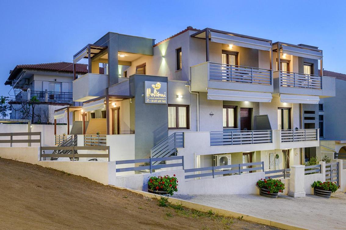 Meltemi Luxury Apartments Nea Roda Ngoại thất bức ảnh
