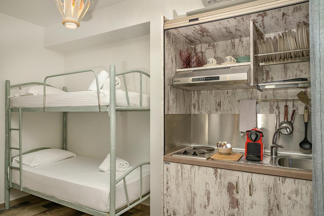 Meltemi Luxury Apartments Nea Roda Ngoại thất bức ảnh