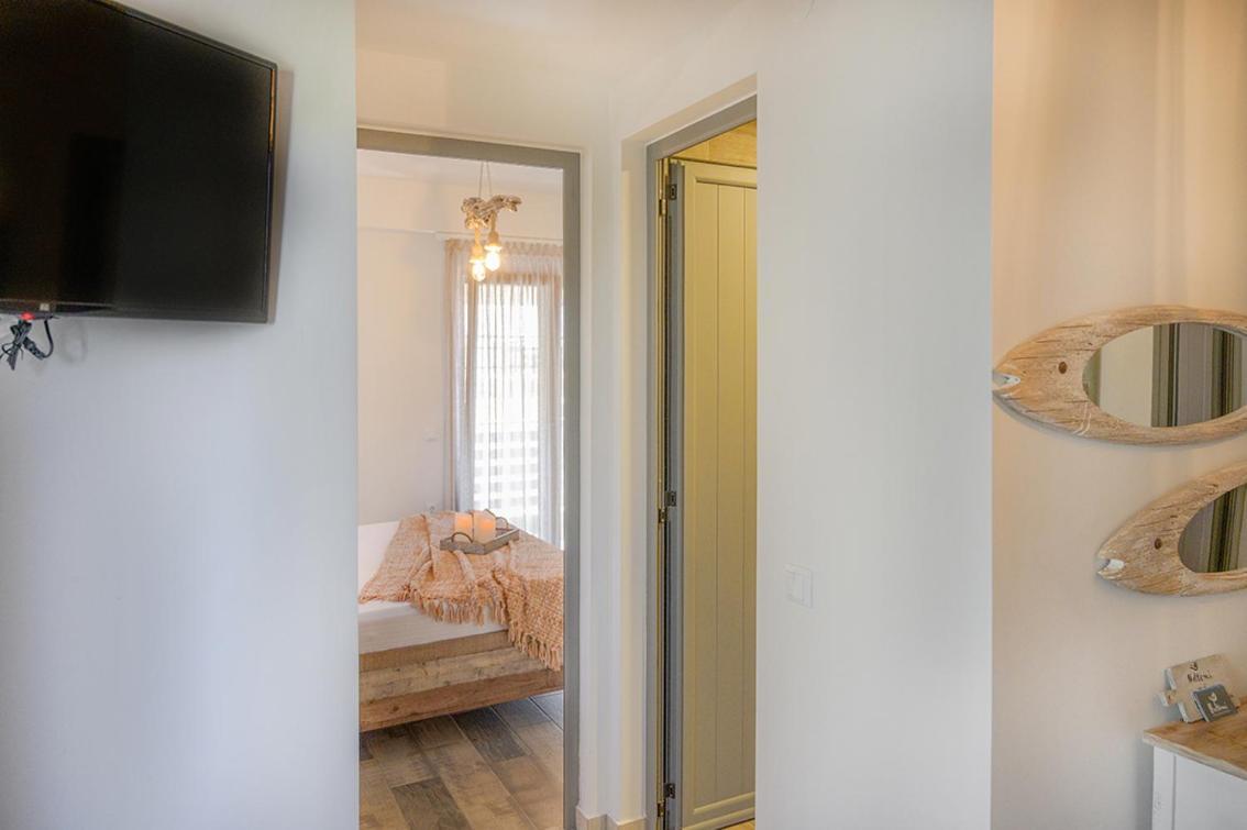 Meltemi Luxury Apartments Nea Roda Ngoại thất bức ảnh