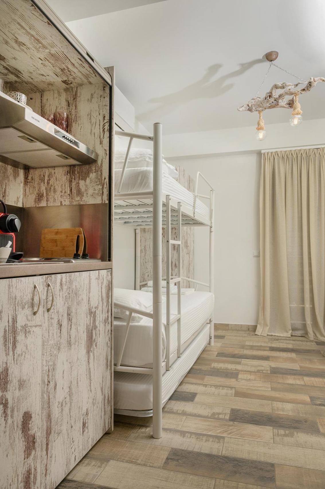 Meltemi Luxury Apartments Nea Roda Ngoại thất bức ảnh